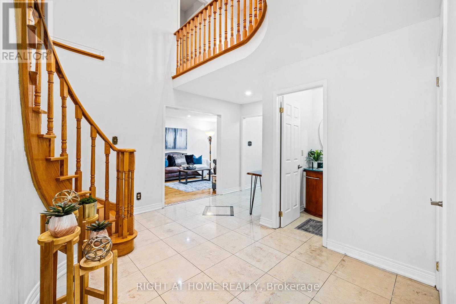 4469 Idlewilde Crescent, Mississauga, Ontario  L5M 4E8 - Photo 4 - W13219554