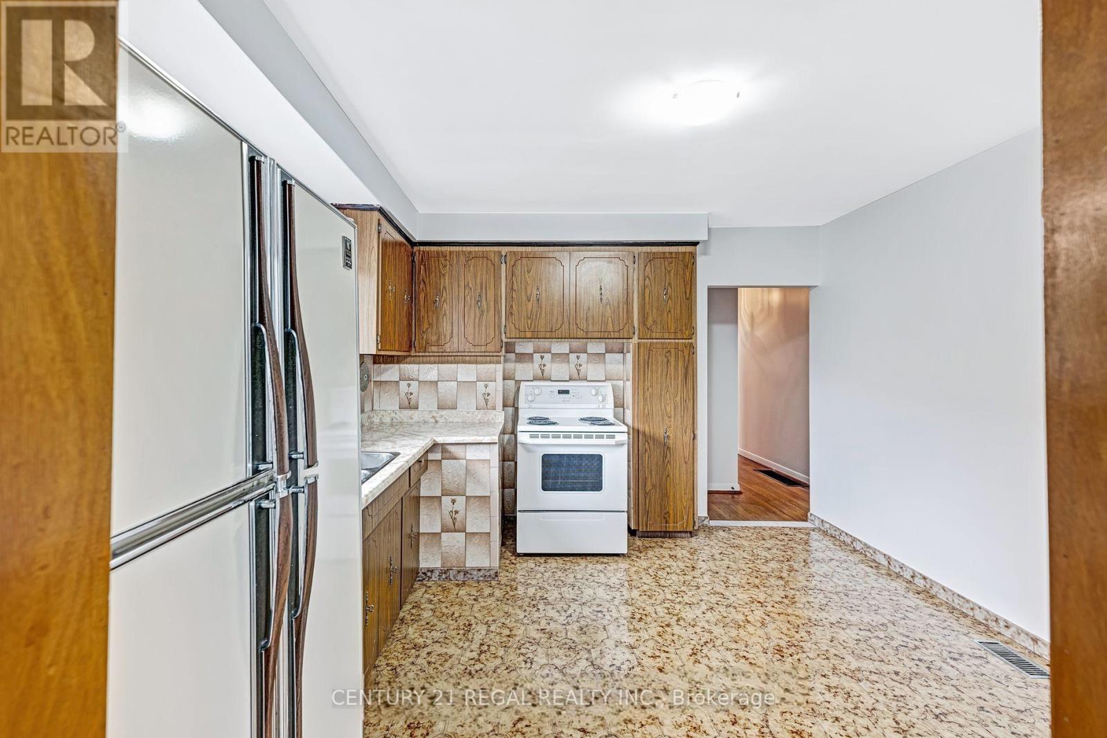 79 Combermere Drive, Toronto, Ontario  M3A 2W4 - Photo 4 - C13219586