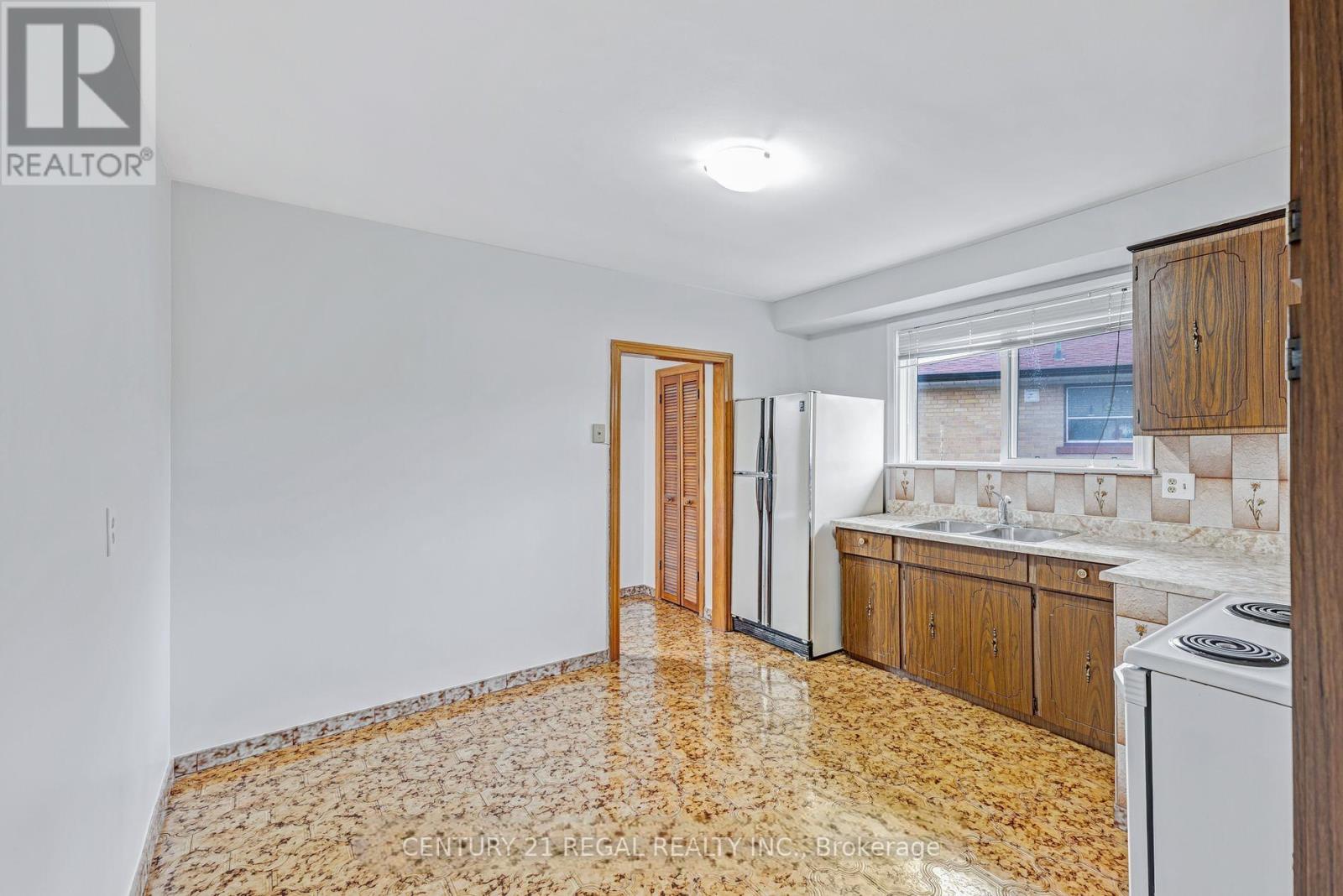 79 Combermere Drive, Toronto, Ontario  M3A 2W4 - Photo 6 - C13219586