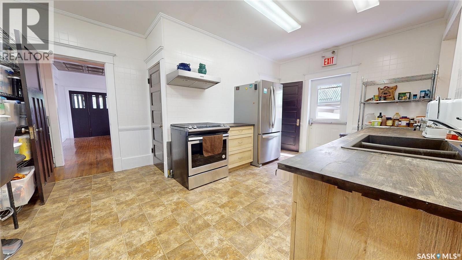 309 Marsh Street, Maple Creek, Saskatchewan  S0N 1N0 - Photo 34 - SK037703
