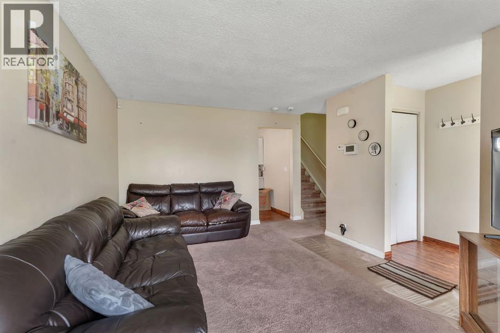 145 Castlebrook Way Ne, Calgary, Alberta  T3J 2A7 - Photo 11 - A2315740