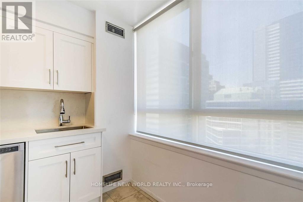 2523 - 633 Bay Street, Toronto, Ontario  M5G 2G4 - Photo 10 - C13219598