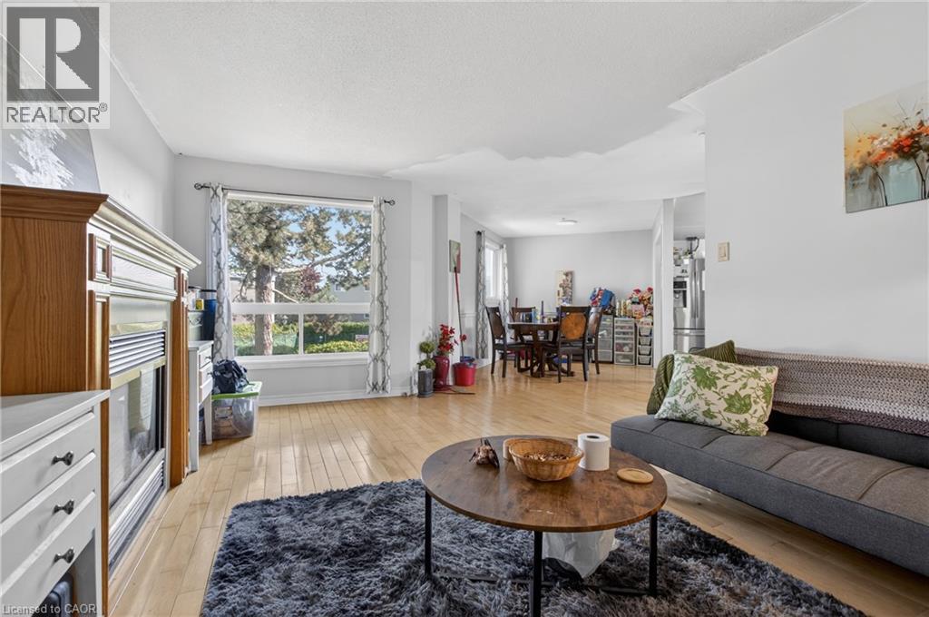 60 ELMSDALE Drive Unit# 37, Kitchener, Ontario
