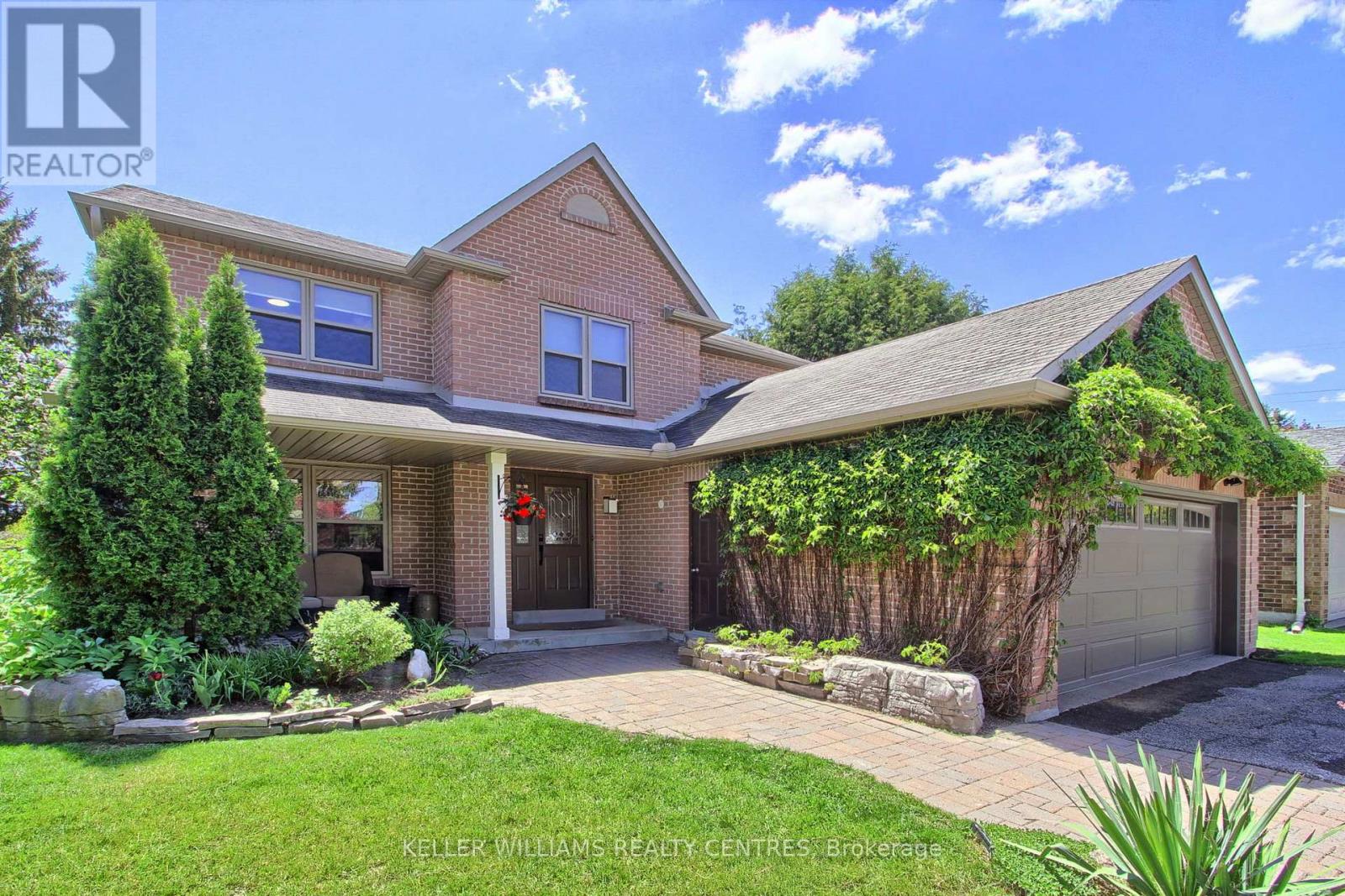204 CROSSLAND GATE, Newmarket, Ontario