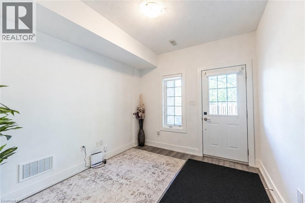 1401 Plains Road E Unit# 114, Burlington, Ontario  L7R 3P9 - Photo 3 - 40834798
