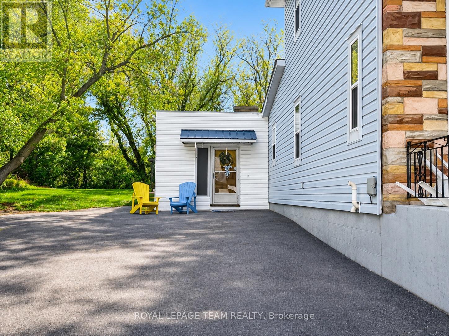 190 Queen Street, Killaloe, Ontario K8A 2A0 - Photo 5 - X12994010