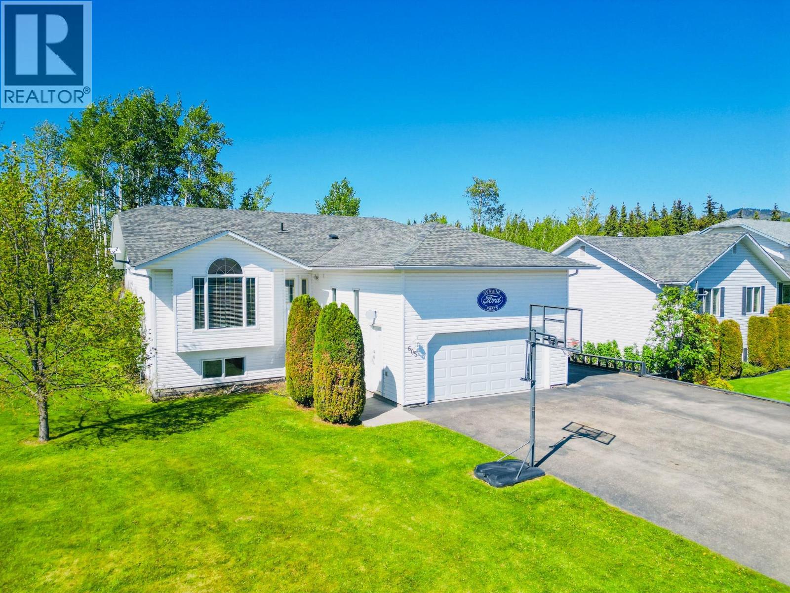 605 9th Avenue, Burns Lake, British Columbia  V0J 1E0 - Photo 1 - R3129681