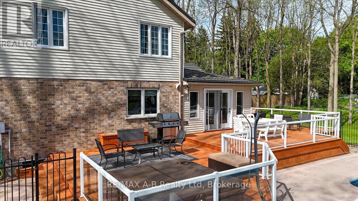 138 Huron Road, Perth South, Ontario  N0K 1X0 - Photo 4 - X13219622