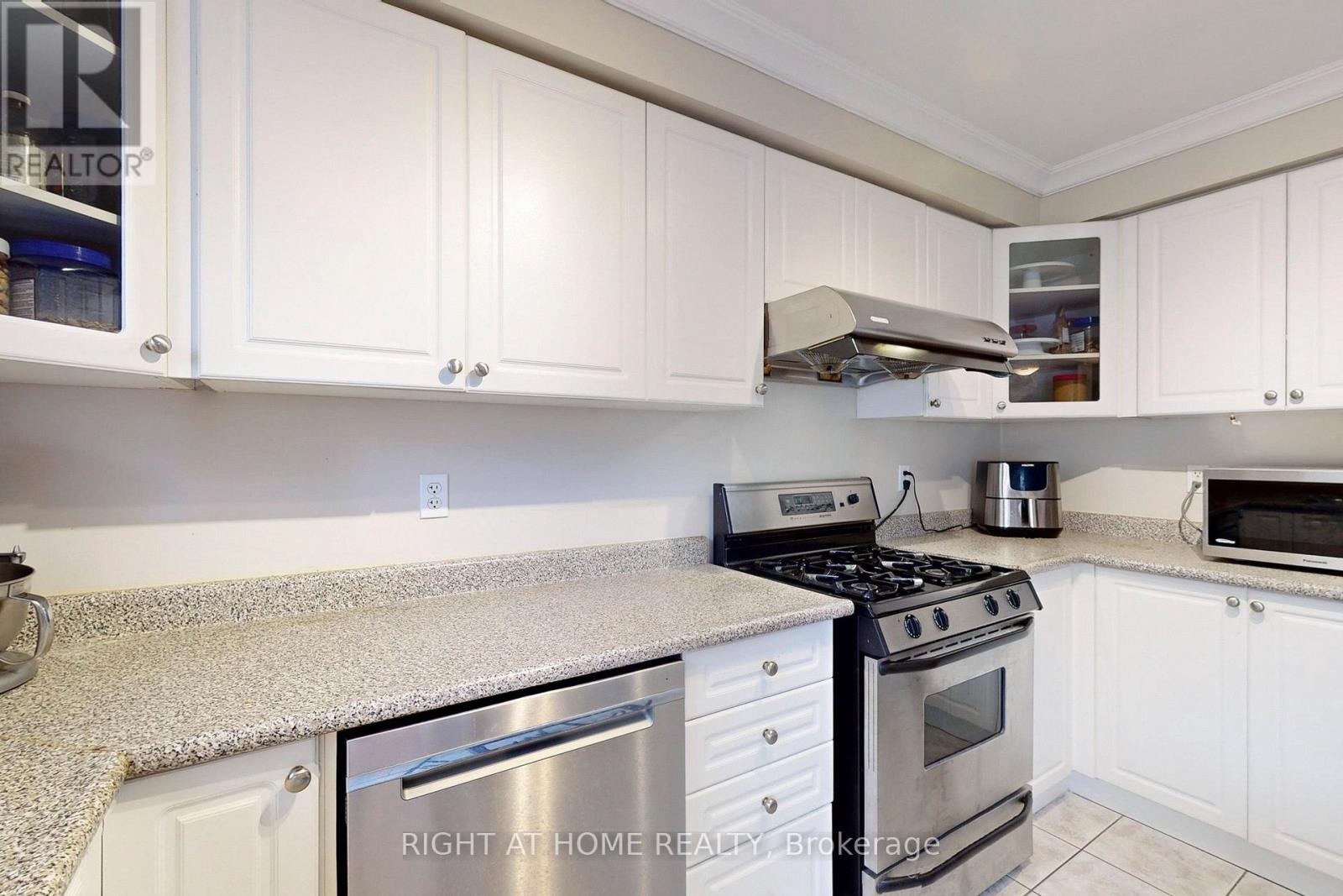 204 Everett Street, Markham, Ontario  L6E 1H2 - Photo 18 - N13219630