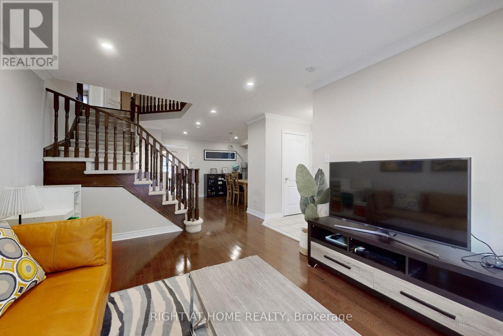 204 Everett Street, Markham, Ontario  L6E 1H2 - Photo 9 - N13219630