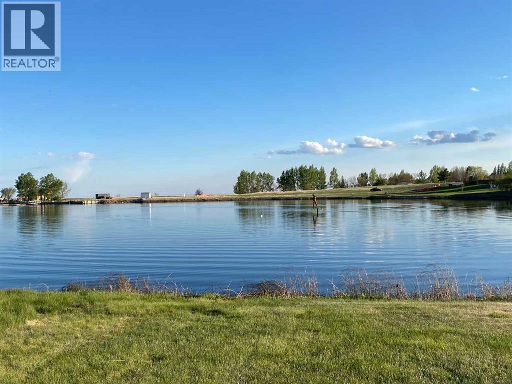 4 Kingfisher Estates Drive, Lake Newell Resort, Alberta