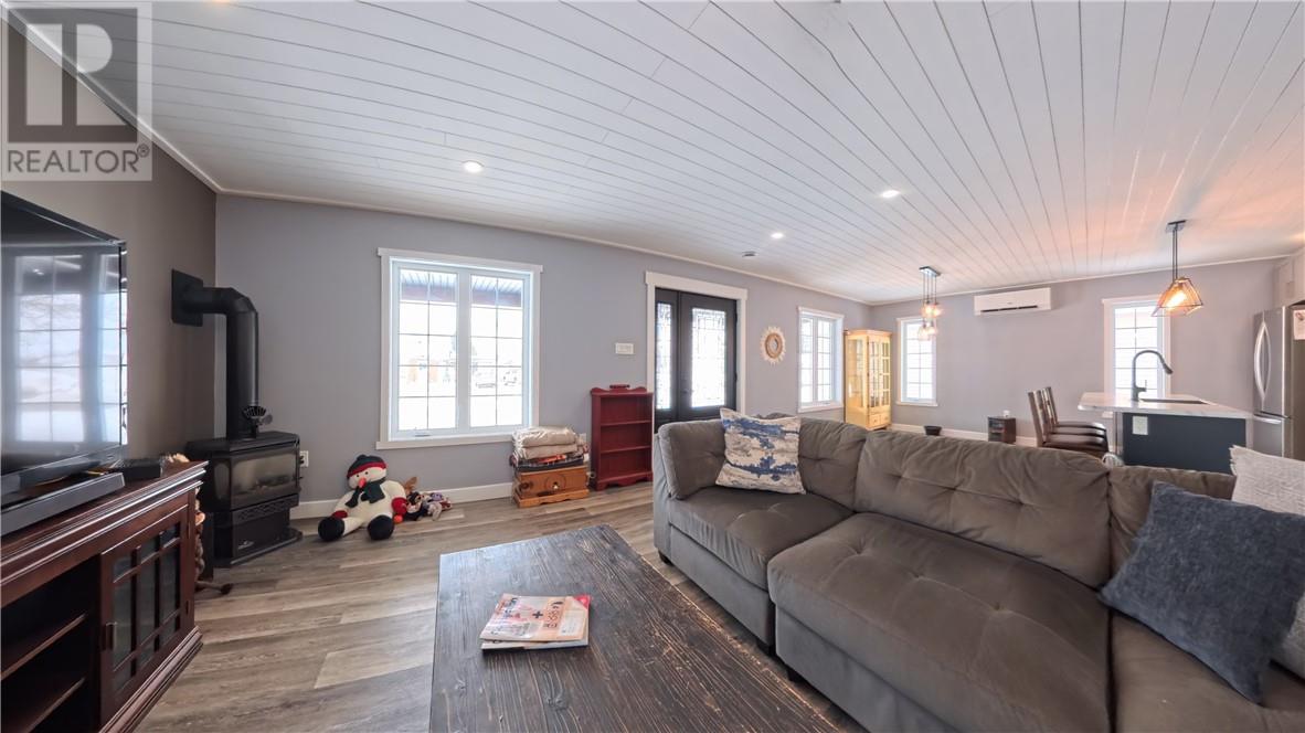 29 Vankoughnet  St. E., Little Current, Ontario  P0P 1K0 - Photo 15 - 2128191