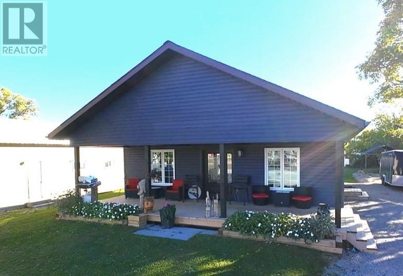 29 Vankoughnet  St. E., Little Current, Ontario  P0P 1K0 - Photo 5 - 2128191