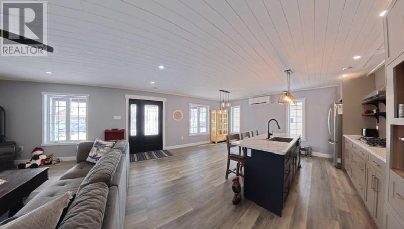29 Vankoughnet  St. E., Little Current, Ontario  P0P 1K0 - Photo 7 - 2128191