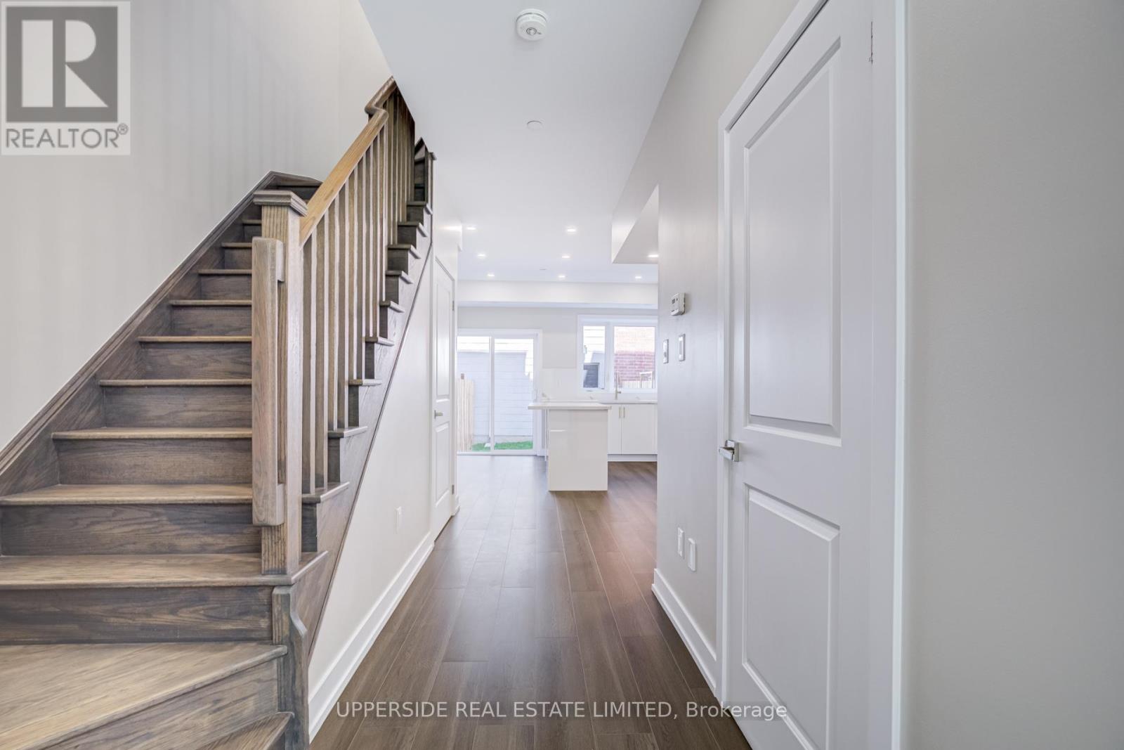 43 Frederick Tisdale Drive, Toronto, Ontario  M3K 2B8 - Photo 6 - W13219652