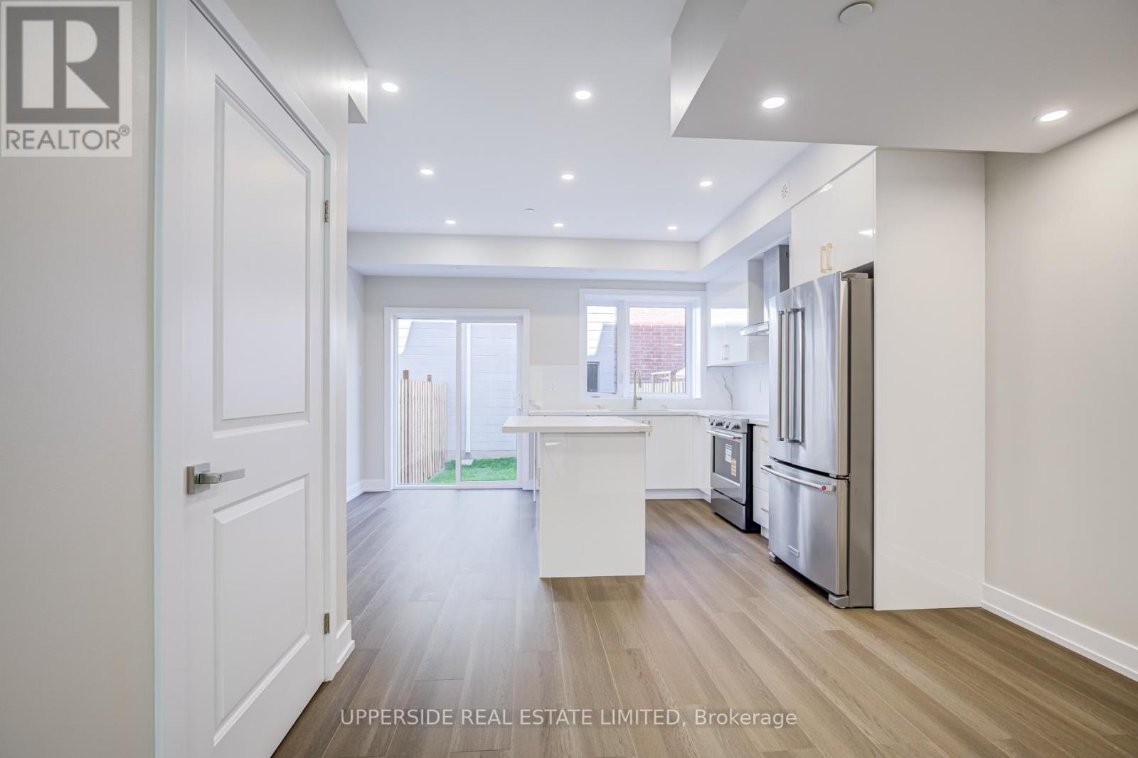 43 Frederick Tisdale Drive, Toronto, Ontario  M3K 2B8 - Photo 9 - W13219652