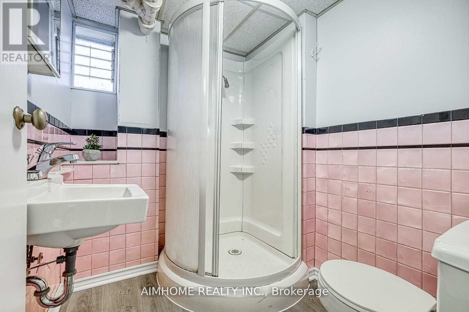 26 Frances Crescent, Toronto, Ontario  M1S 2E5 - Photo 14 - E13219664