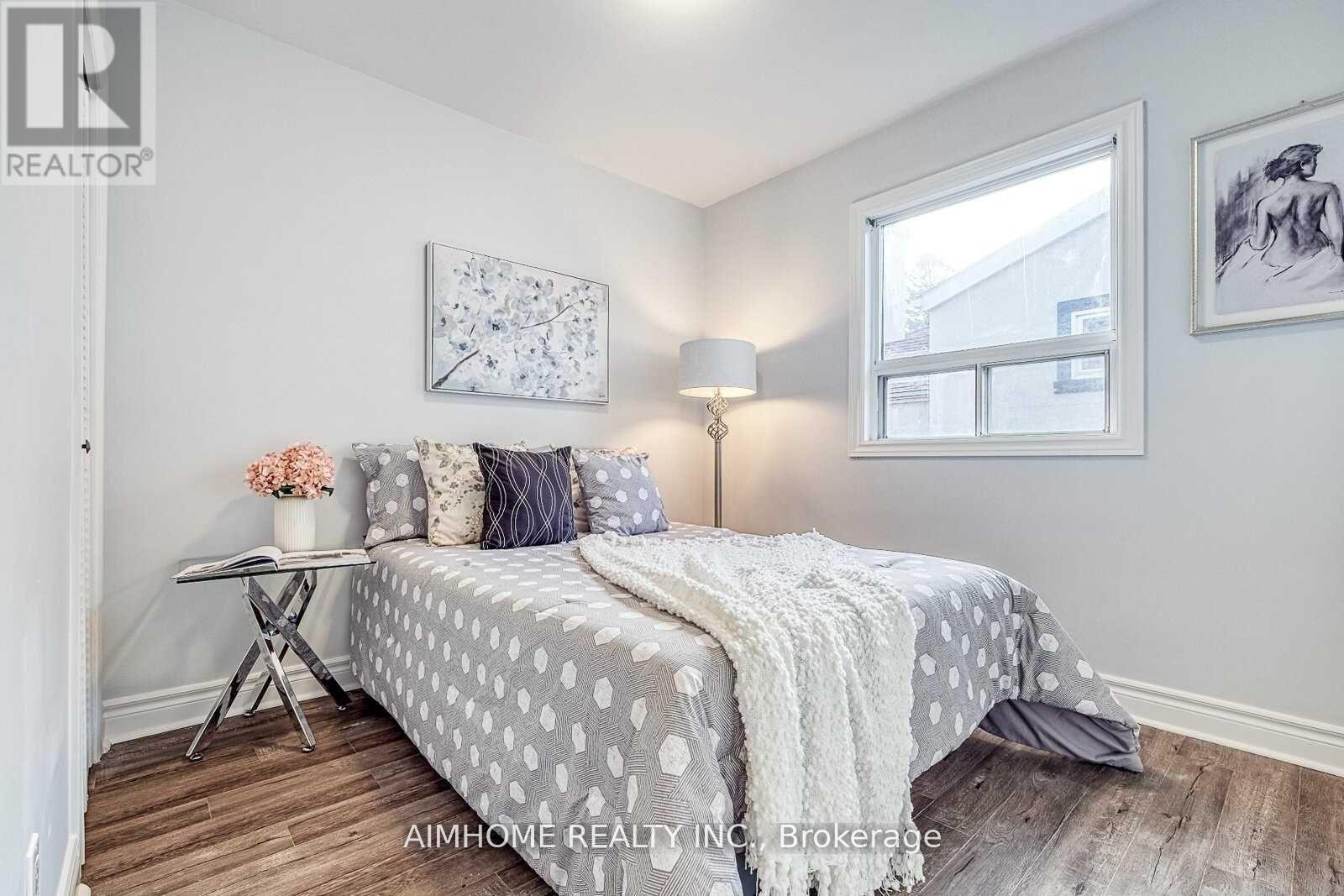 26 Frances Crescent, Toronto, Ontario  M1S 2E5 - Photo 4 - E13219664