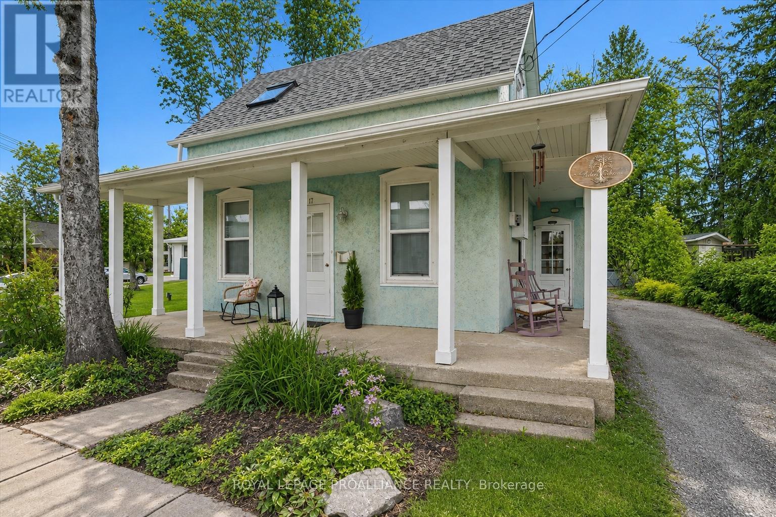 17 KING STREET, Prince Edward County, Ontario