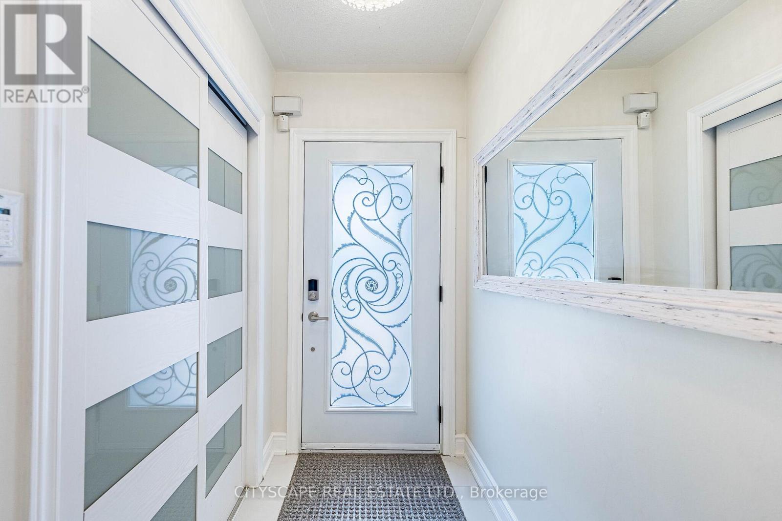 6681 Jazzy Mews, Mississauga, Ontario  L5W 1S2 - Photo 5 - W13166172