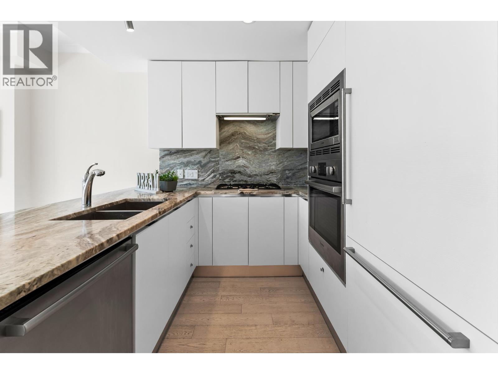 901 175 Victory Ship Way, North Vancouver, British Columbia  V7L 0G1 - Photo 11 - R3129488