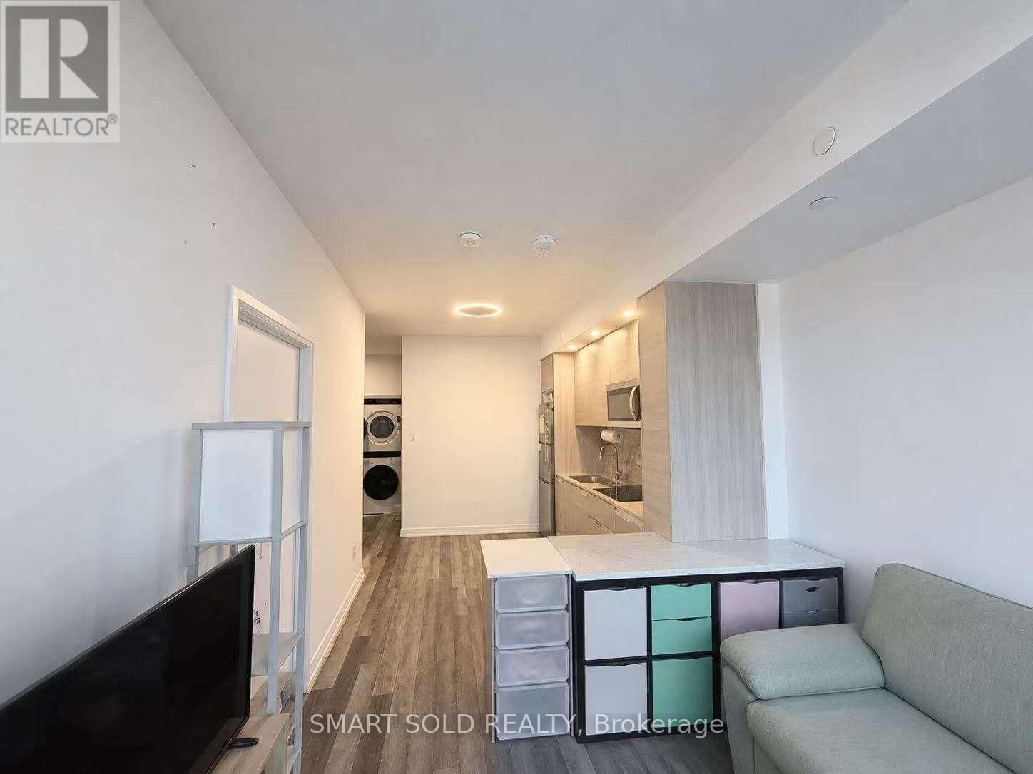 1001 - 75 Canterbury Place, Toronto, Ontario  M2N 0L2 - Photo 2 - C13219676