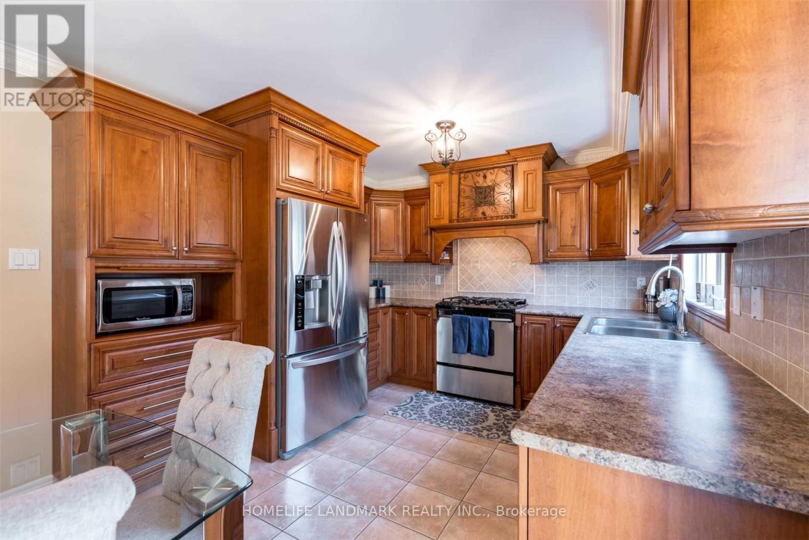 91 Red River Crescent, Newmarket, Ontario  L3X 2R5 - Photo 8 - N13219672