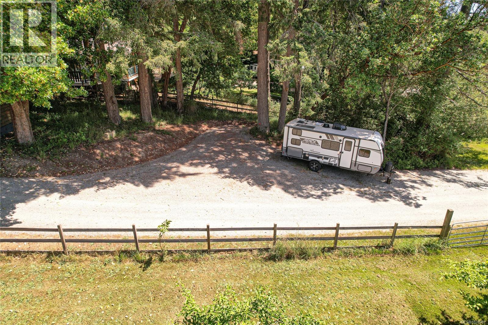 105 Byron Rd, Salt Spring, British Columbia  V8K 1C8 - Photo 45 - 1037997