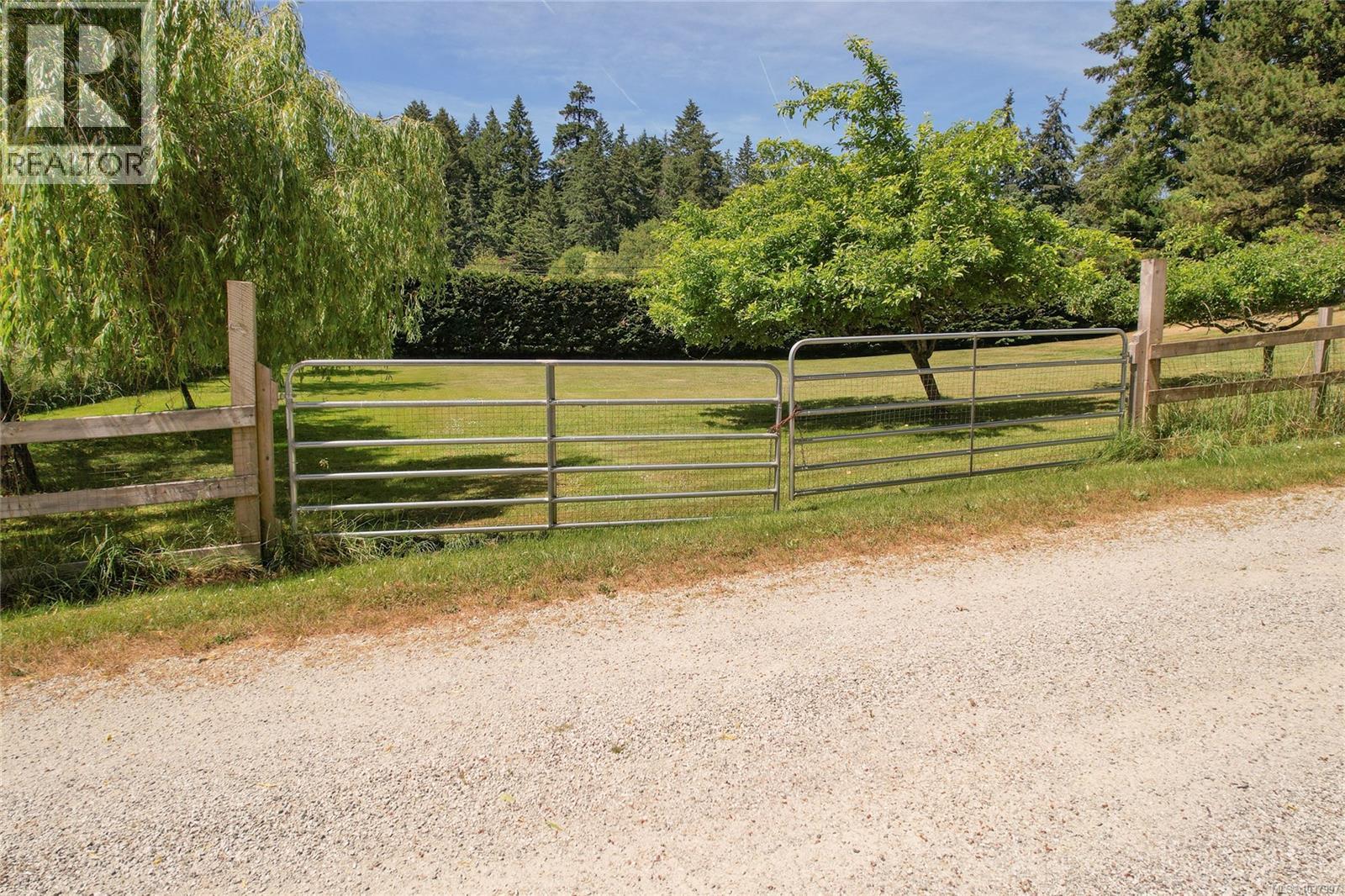 105 Byron Rd, Salt Spring, British Columbia  V8K 1C8 - Photo 46 - 1037997