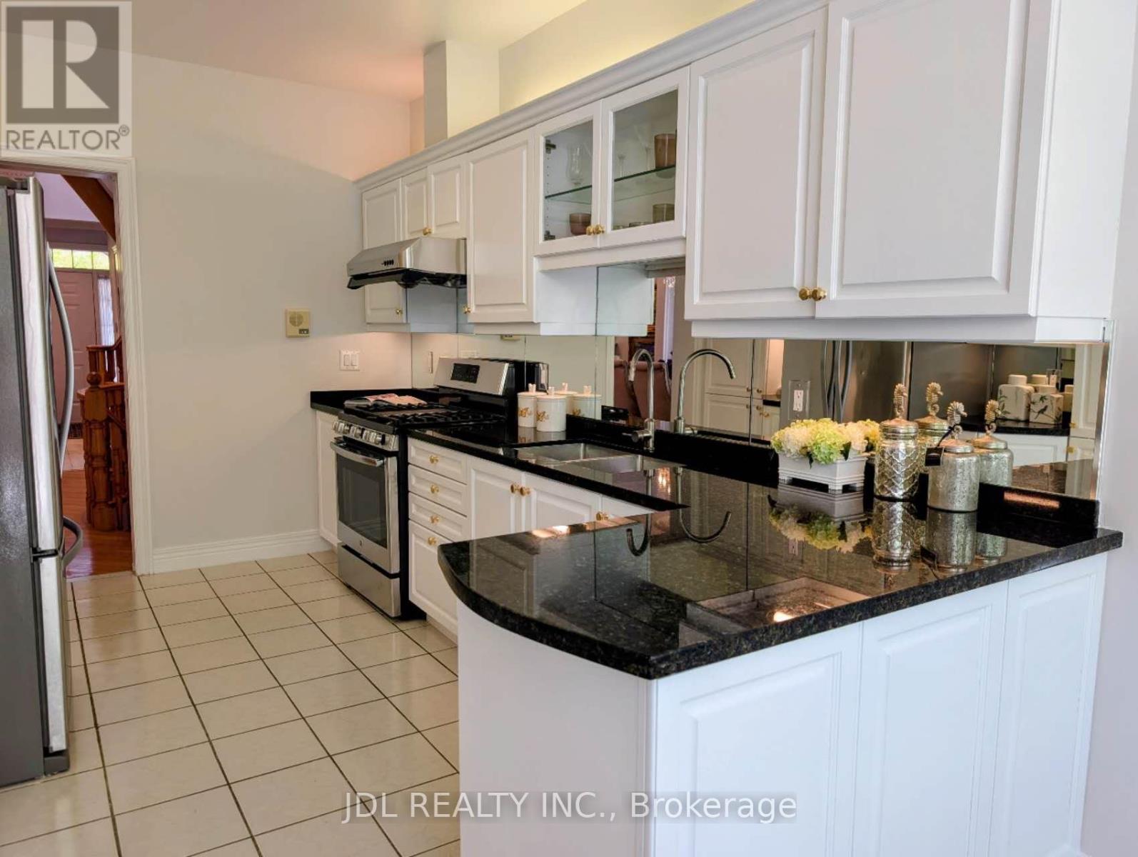 369 Kenneth Avenue, Toronto, Ontario  M2N 4V9 - Photo 6 - C13219698