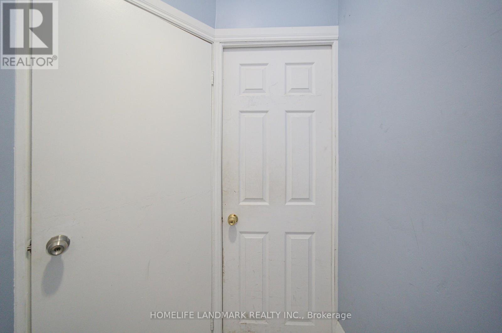 Main & Bsmt - 19 Armstrong Avenue, Toronto, Ontario  M6H 1V9 - Photo 2 - W13144626