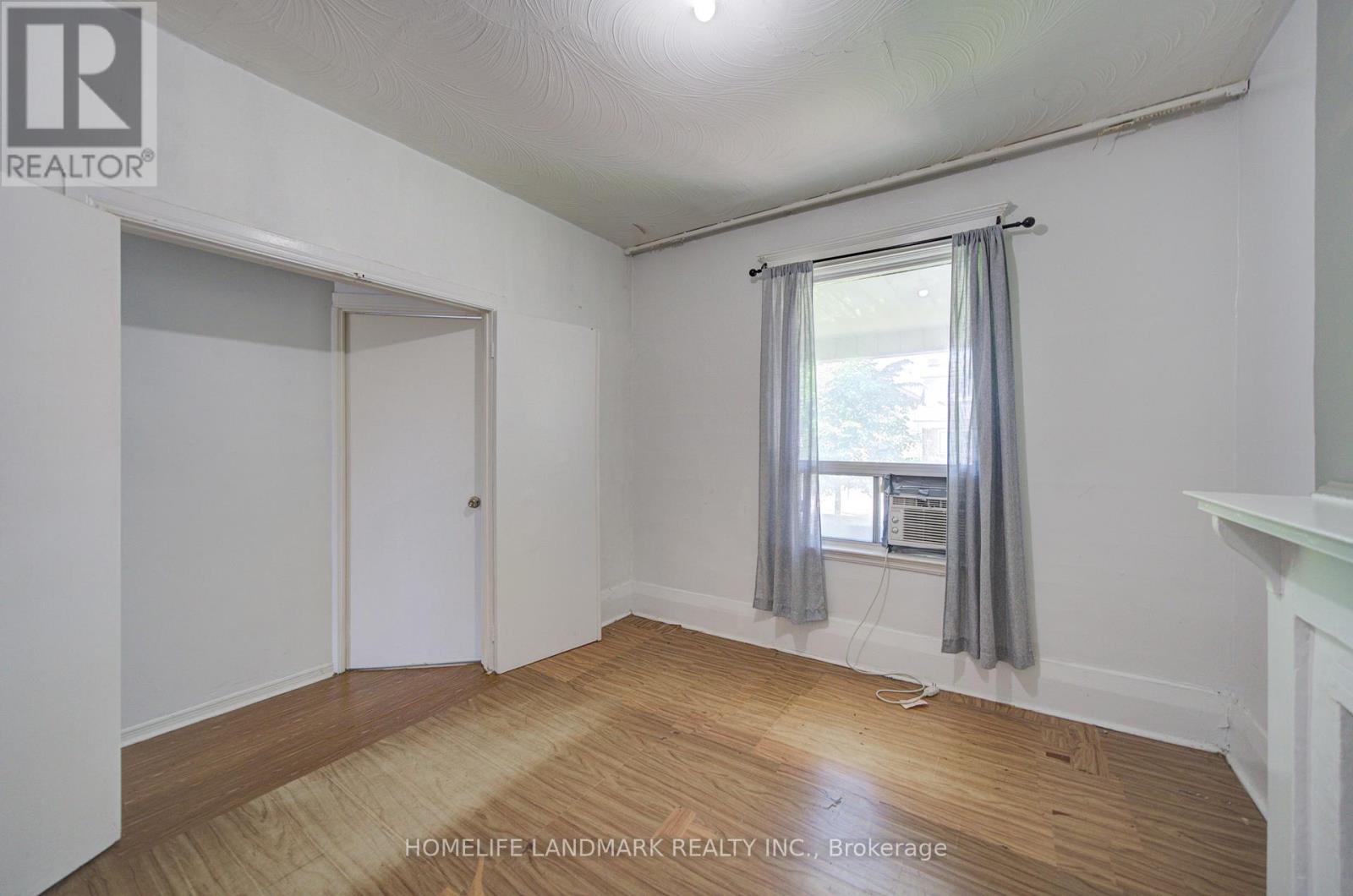 Main & Bsmt - 19 Armstrong Avenue, Toronto, Ontario  M6H 1V9 - Photo 8 - W13144626