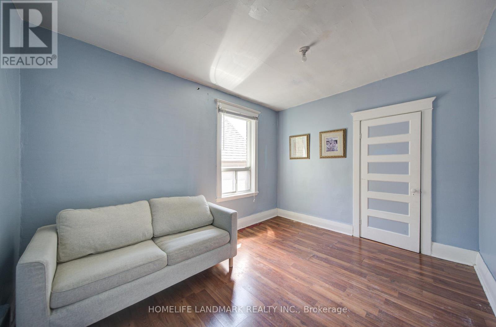 2nd Fl - 19 Armstrong Avenue, Toronto, Ontario  M6H 1V9 - Photo 2 - W13144650