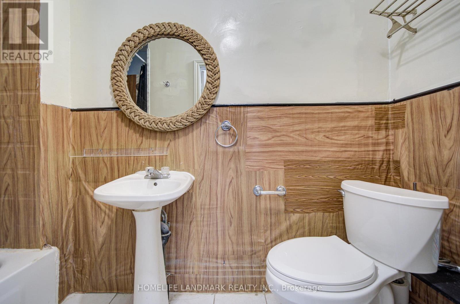 Main & Bsmt - 19 Armstrong Avenue, Toronto, Ontario  M6H 1V9 - Photo 13 - W13144626