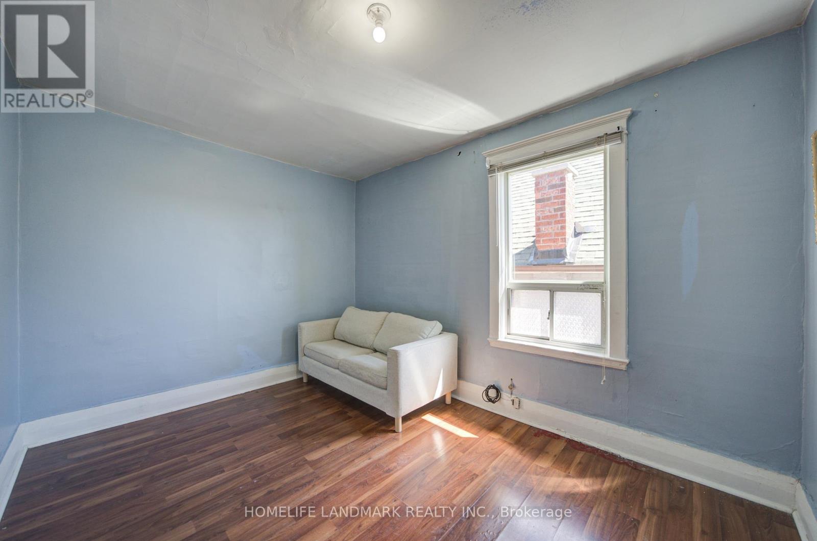 2nd Fl - 19 Armstrong Avenue, Toronto, Ontario  M6H 1V9 - Photo 3 - W13144650