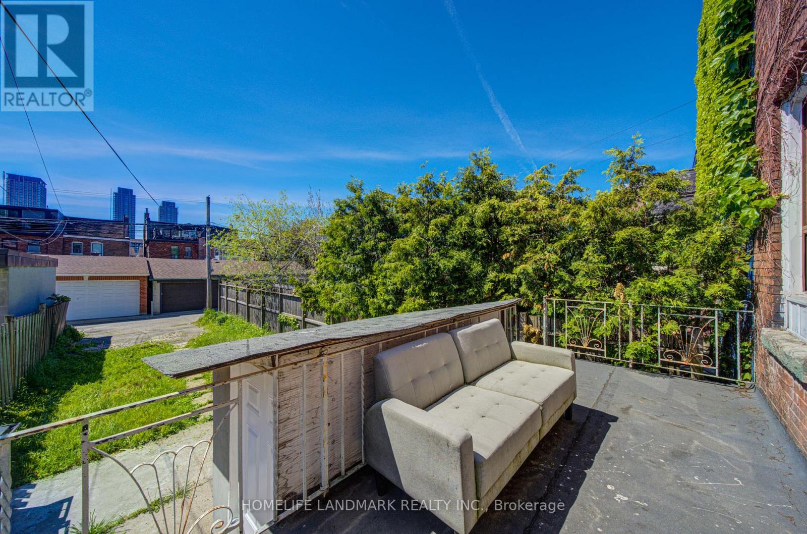 Main & Bsmt - 19 Armstrong Avenue, Toronto, Ontario  M6H 1V9 - Photo 21 - W13144626