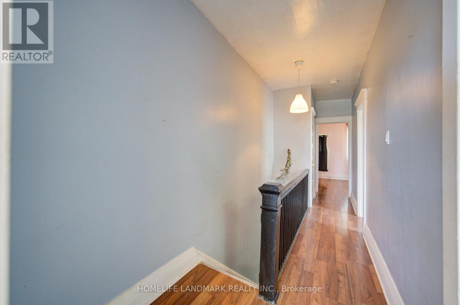 2nd Fl - 19 Armstrong Avenue, Toronto, Ontario  M6H 1V9 - Photo 11 - W13144650