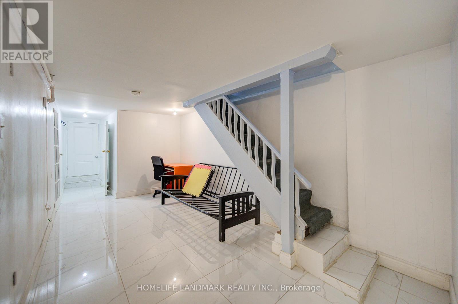 Main & Bsmt - 19 Armstrong Avenue, Toronto, Ontario  M6H 1V9 - Photo 15 - W13144626