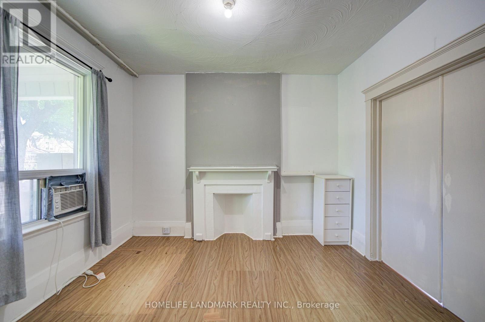 Main & Bsmt - 19 Armstrong Avenue, Toronto, Ontario  M6H 1V9 - Photo 4 - W13144626