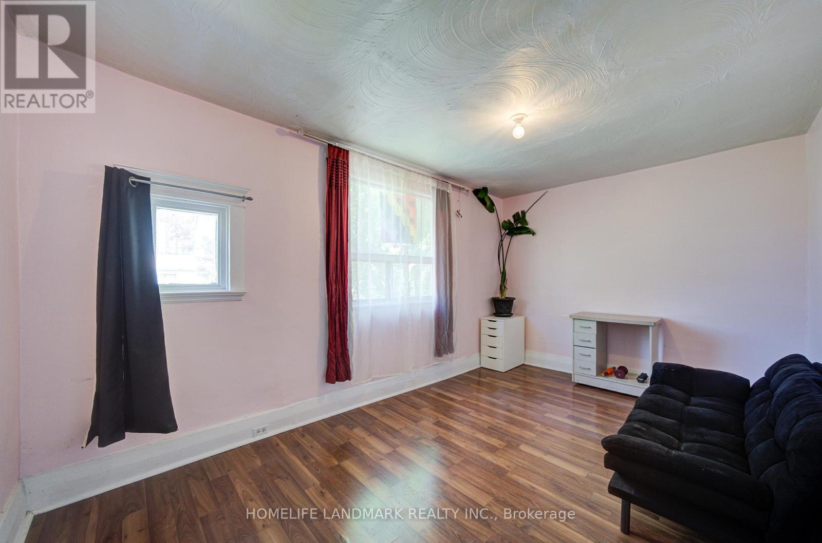2nd Fl - 19 Armstrong Avenue, Toronto, Ontario  M6H 1V9 - Photo 6 - W13144650