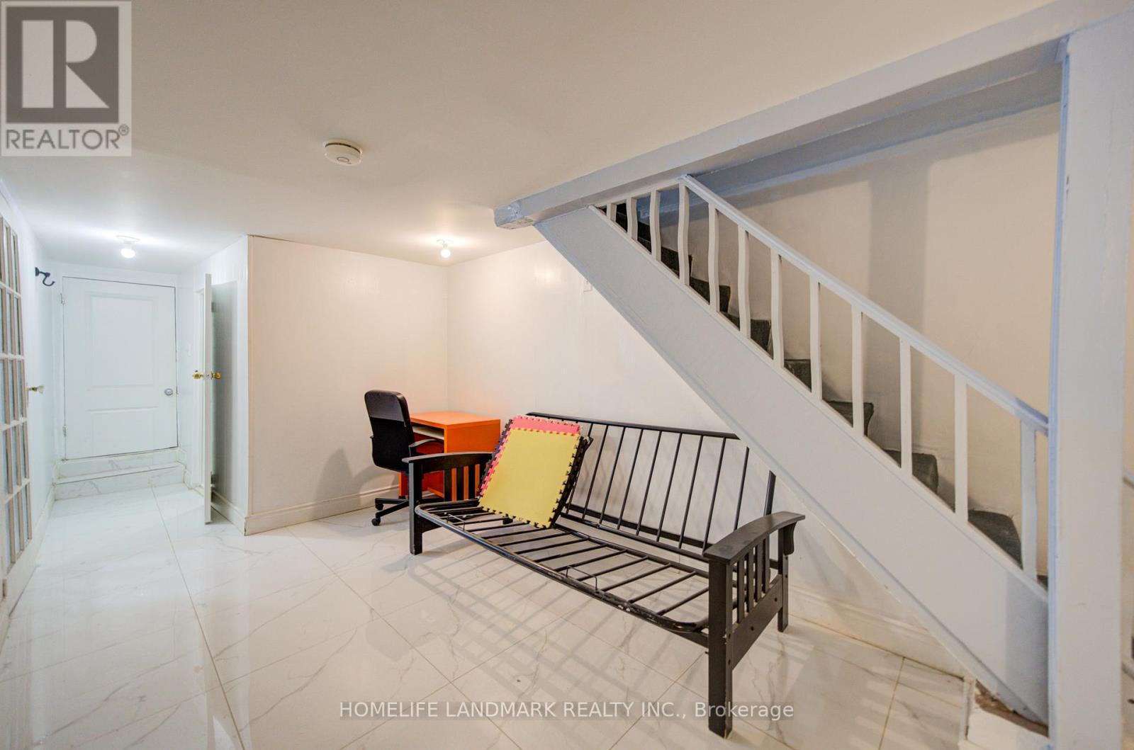 Main & Bsmt - 19 Armstrong Avenue, Toronto, Ontario  M6H 1V9 - Photo 17 - W13144626