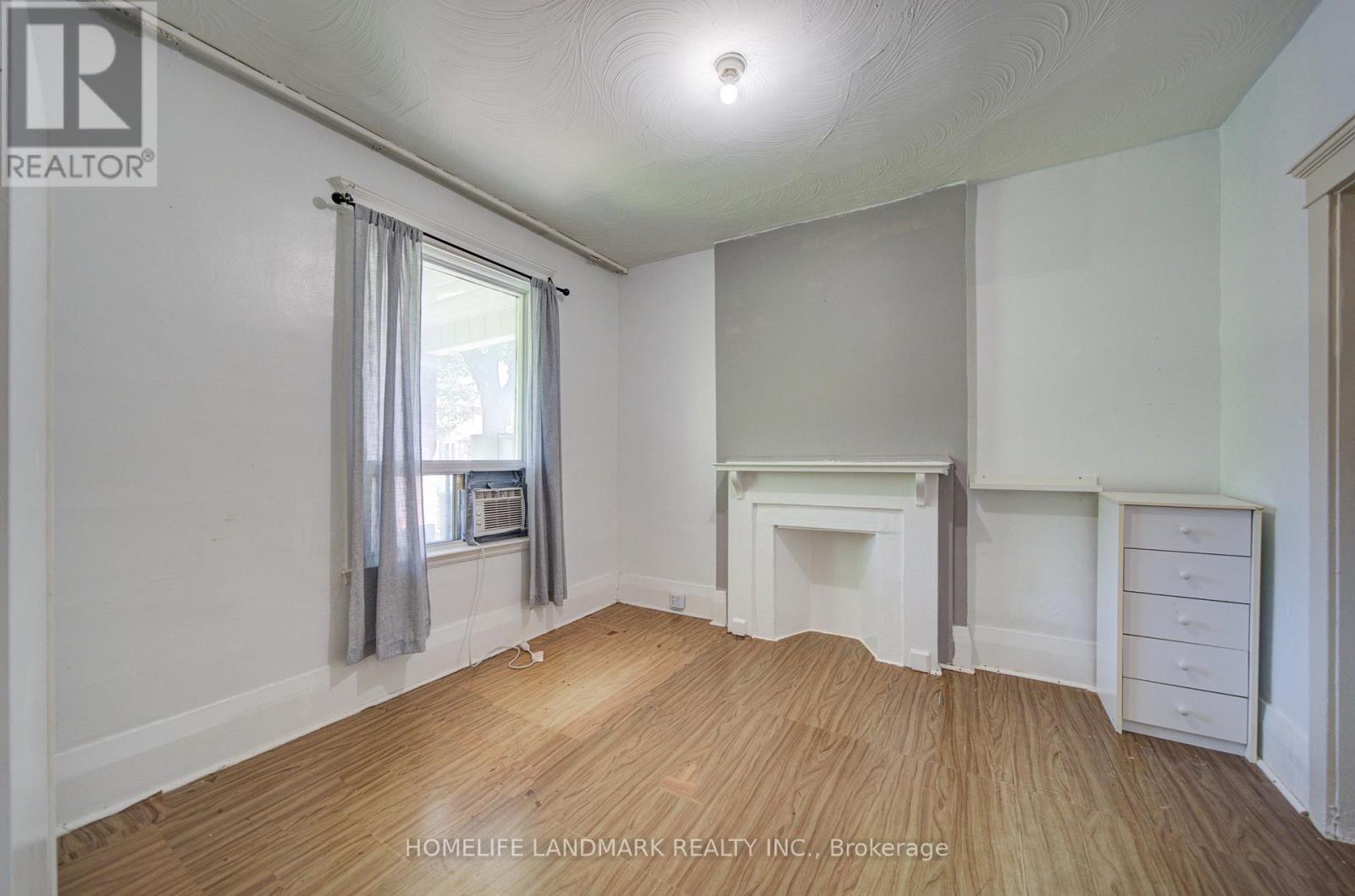 Main & Bsmt - 19 Armstrong Avenue, Toronto, Ontario  M6H 1V9 - Photo 6 - W13144626