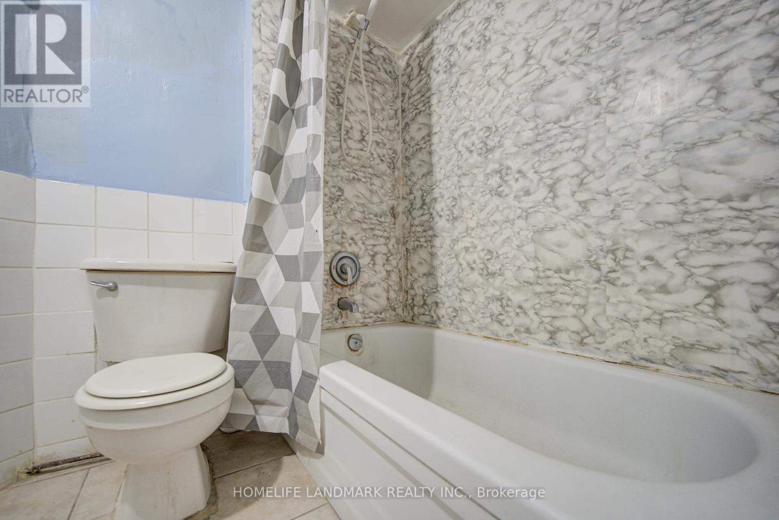 Main & Bsmt - 19 Armstrong Avenue, Toronto, Ontario  M6H 1V9 - Photo 18 - W13144626