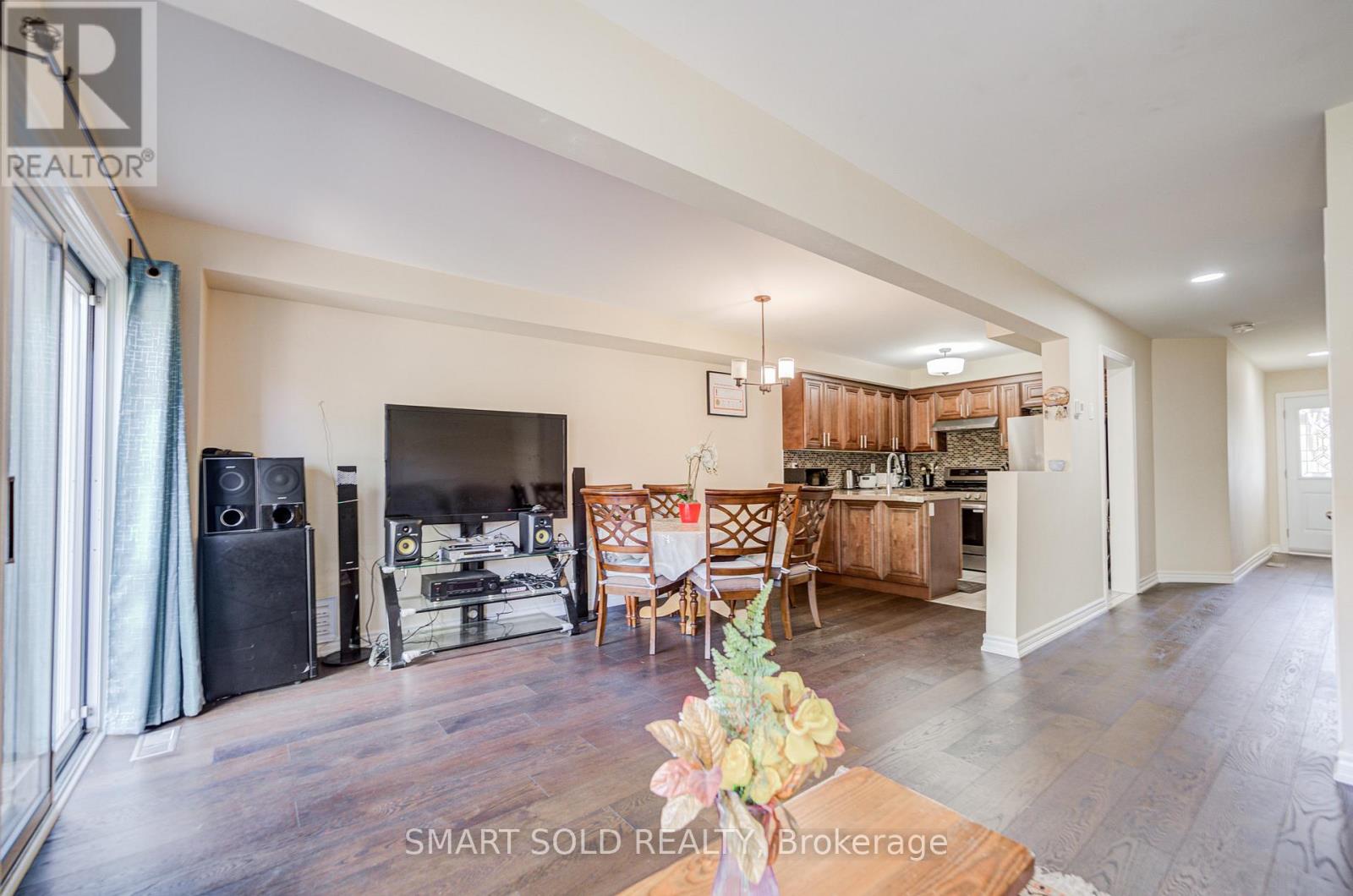 68 Denton Circle, Vaughan, Ontario  L6A 2N4 - Photo 9 - N13219746