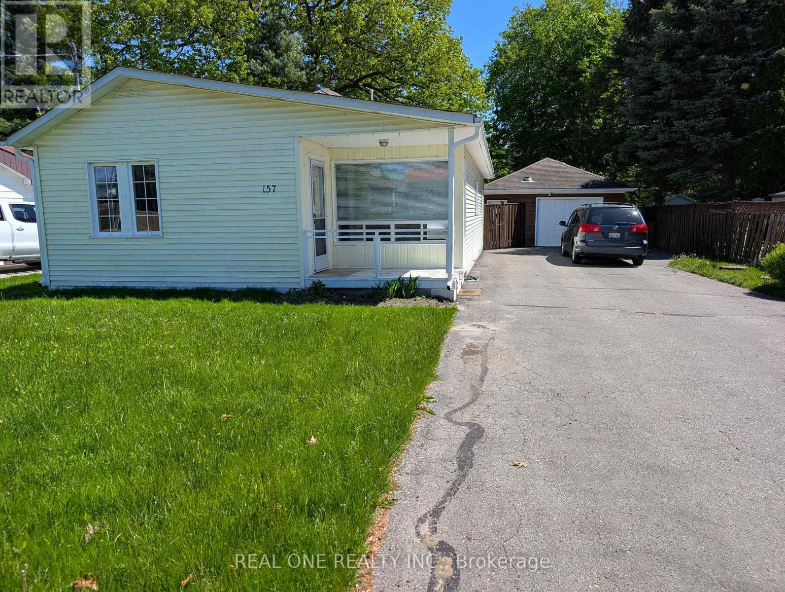 157 BESSBOROUGH DRIVE, Georgina, Ontario