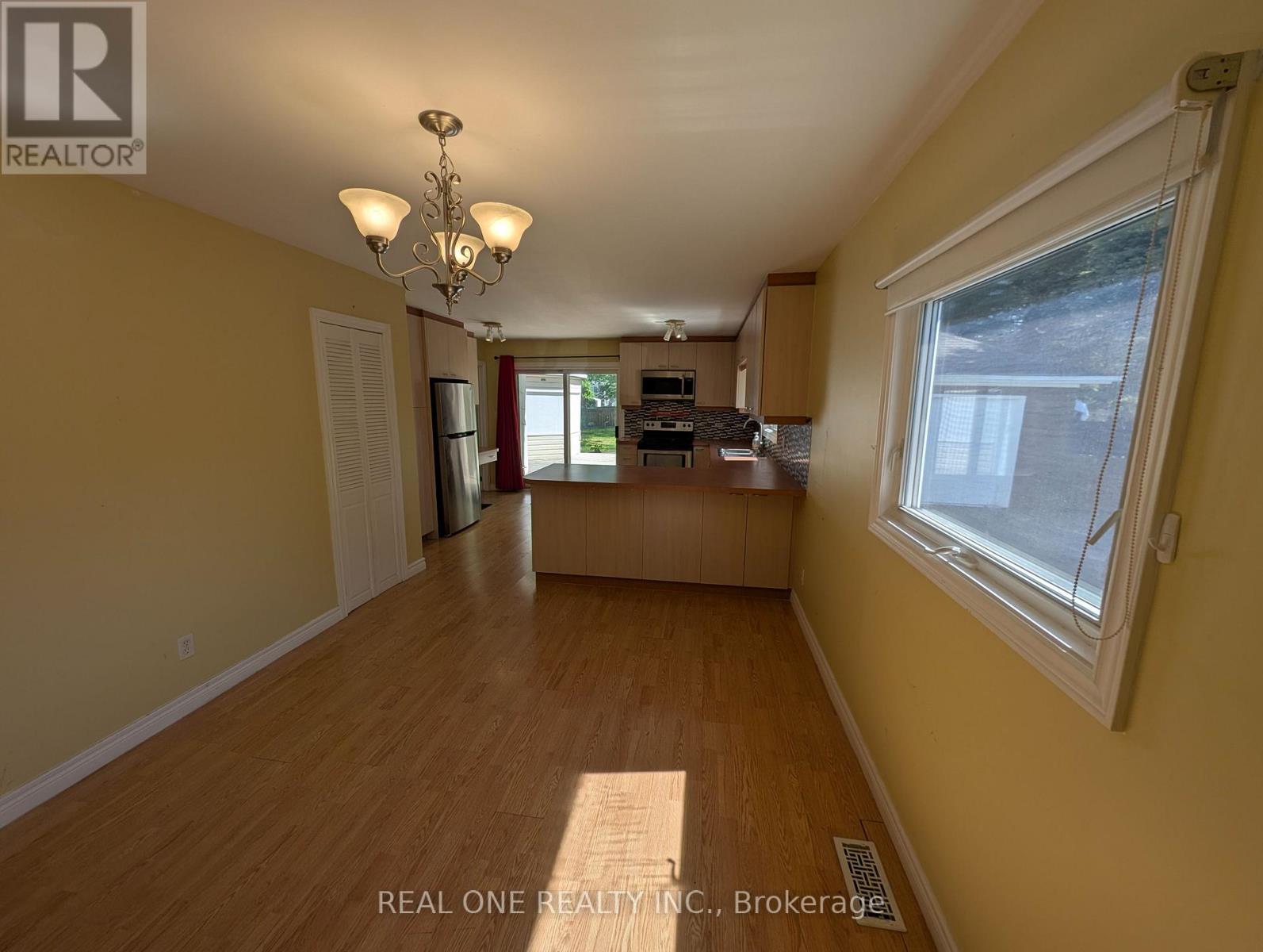 157 Bessborough Drive, Georgina, Ontario  L4P 2R7 - Photo 10 - N13219762