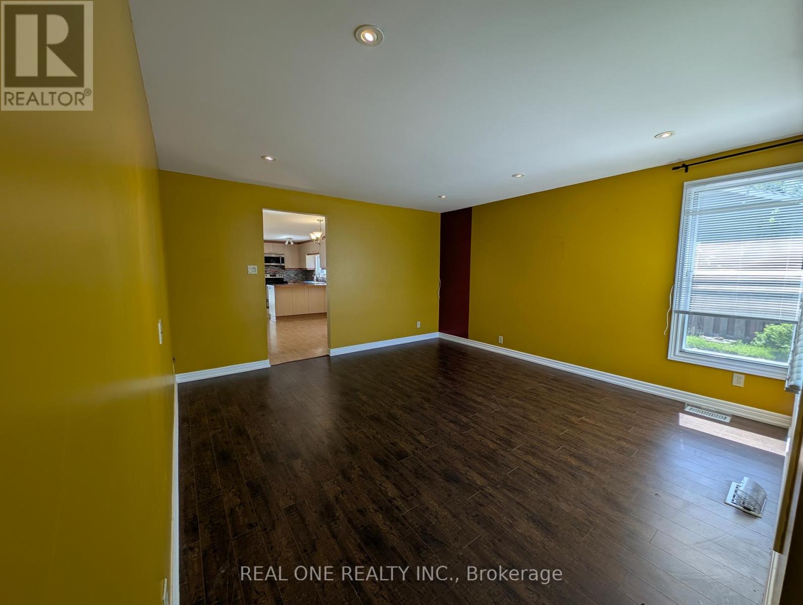 157 Bessborough Drive, Georgina, Ontario  L4P 2R7 - Photo 12 - N13219762