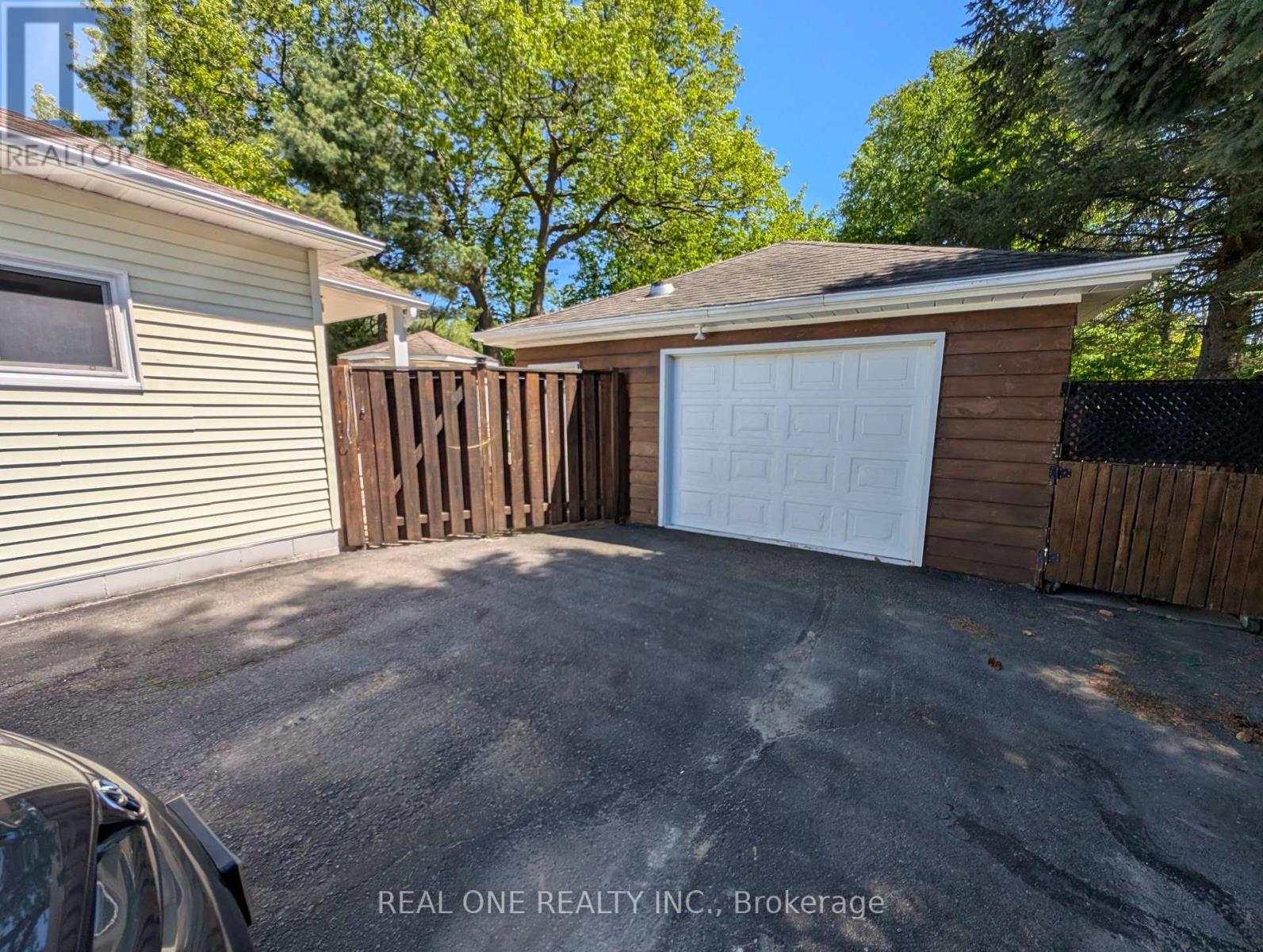 157 Bessborough Drive, Georgina, Ontario  L4P 2R7 - Photo 3 - N13219762