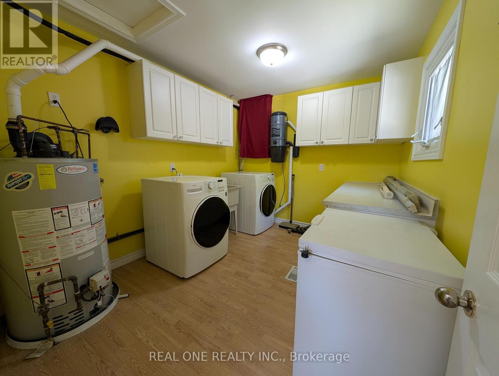 157 Bessborough Drive, Georgina, Ontario  L4P 2R7 - Photo 5 - N13219762