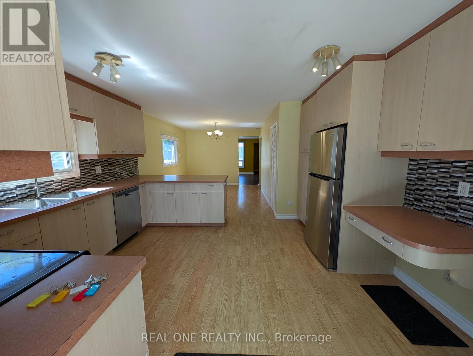 157 Bessborough Drive, Georgina, Ontario  L4P 2R7 - Photo 7 - N13219762